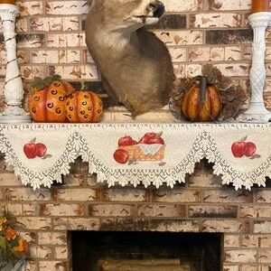 🍎 Mantle Scarf or Runner ~ Heritage Lace 🧺